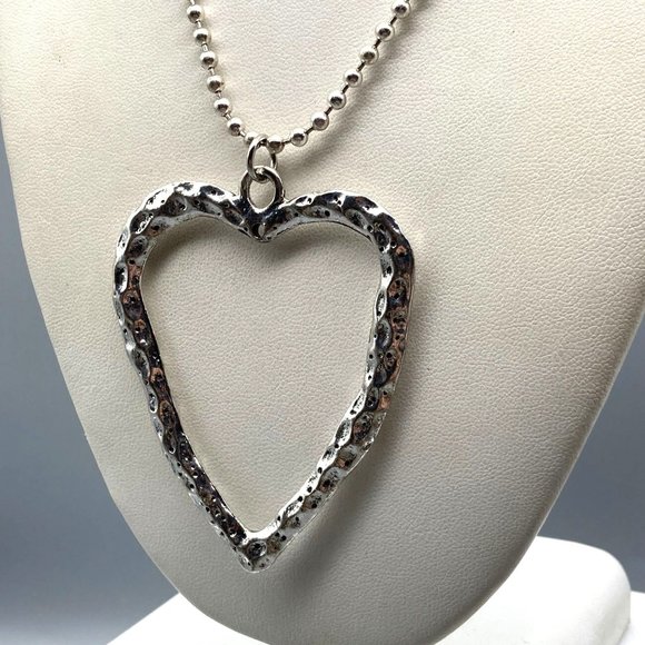 Hammered Heart Open Pendant Necklace, Big and Bold Silver Tone Bead Chain - Picture 3 of 4